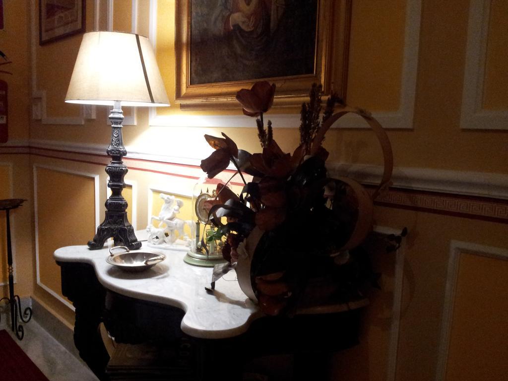 Hotel Amadeus カゼルタ エクステリア 写真
